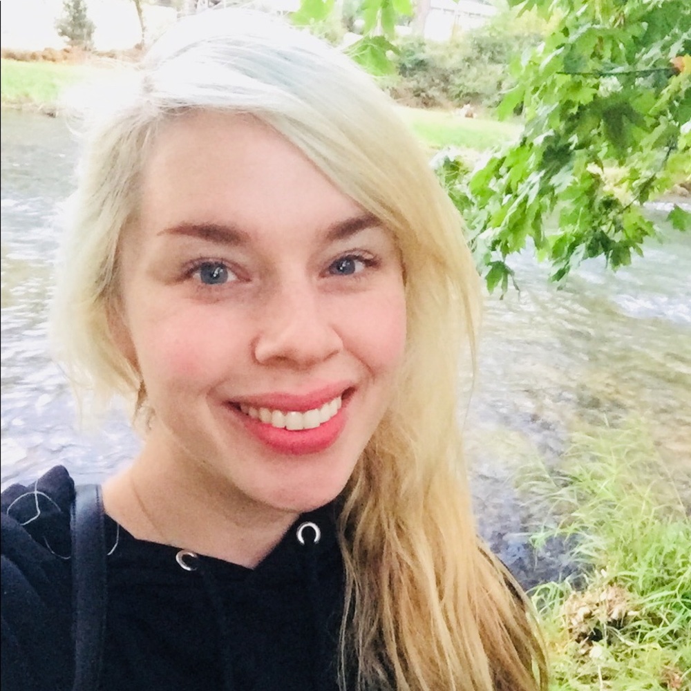 Meet your Posher, Cait